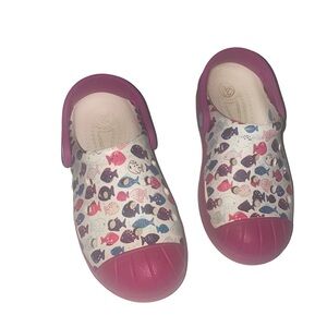 Girls crocs school of fish printed purple size 12 kids child